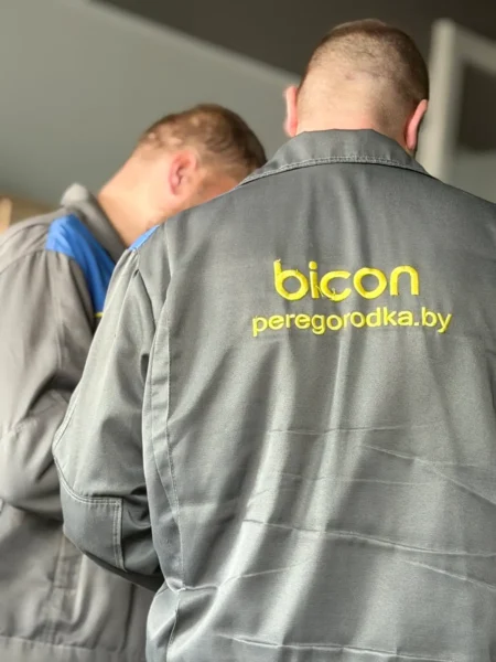 Монтаж стеклянной перегородки без пыли и сколов — Bicon